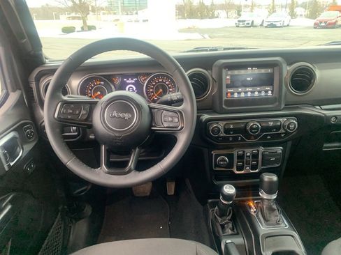 Used 2023 Jeep Gladiator Sport image 22