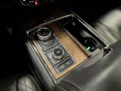 Used 2020 Ford Expedition Platinum image 13