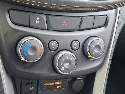 Used 2018 Chevrolet Trax LS AWD/4WD image 15
