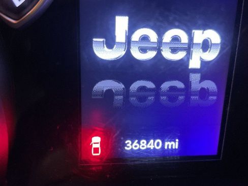 Used 2023 Jeep Gladiator Sport image 25