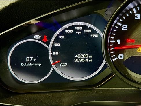 Used 2019 Porsche Cayenne image 15