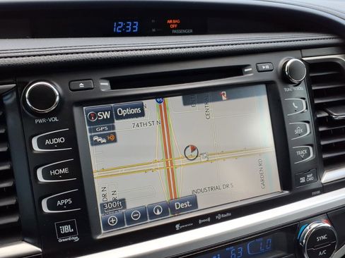 Used 2017 Toyota Highlander Limited FWD image 30