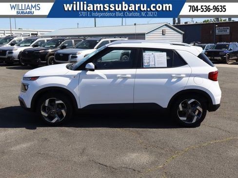 Used 2023 Hyundai Venue SEL w/ Cargo Package FWD image 5