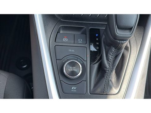Used 2019 Toyota RAV4 XLE w/ Convenience Package AWD/4WD image 25