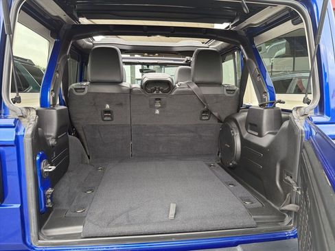 Used 2019 Jeep Wrangler Unlimited Rubicon AWD/4WD image 22