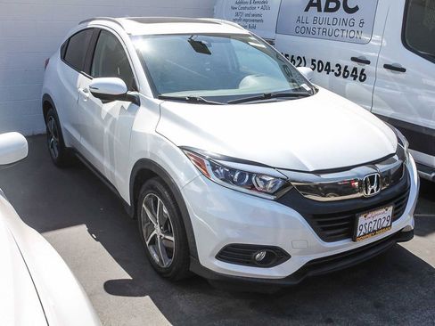 Used 2021 Honda HR-V EX image 3