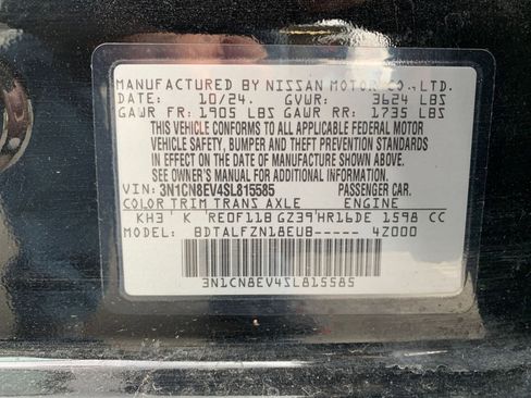 Used 2025 Nissan Versa SV image 27