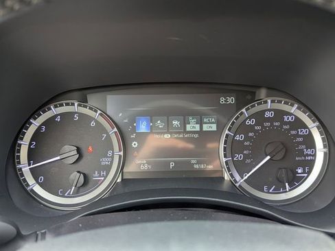 Used 2023 Toyota Highlander XLE image 12