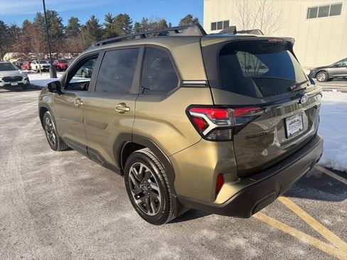 Used 2025 Subaru Forester Limited image 7