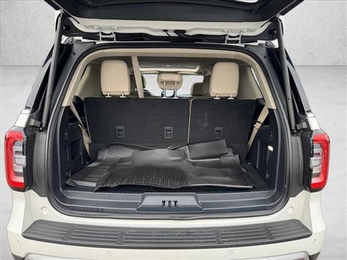 Used 2024 Ford Expedition Limited image 8
