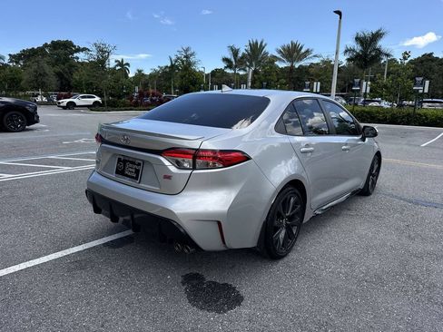 Used 2025 Toyota Corolla SE FWD image 3