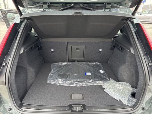 New 2026 Volvo XC40 B5 Core w/ Climate Package AWD/4WD image 42