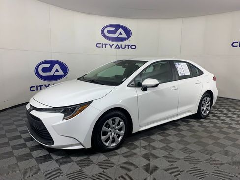 Used 2023 Toyota Corolla LE FWD image 7