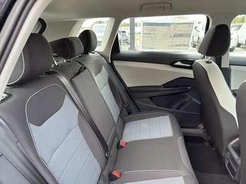 New 2026 Volkswagen Taos S image 10