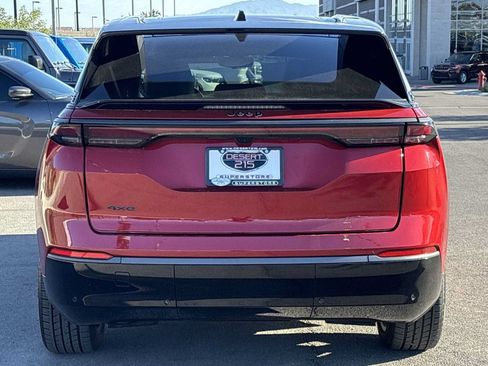 Used 2025 Jeep Wagoneer S Limited AWD/4WD image 7
