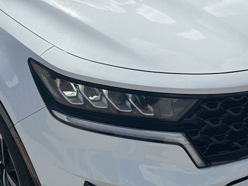 Used 2023 Kia Sorento S image 33