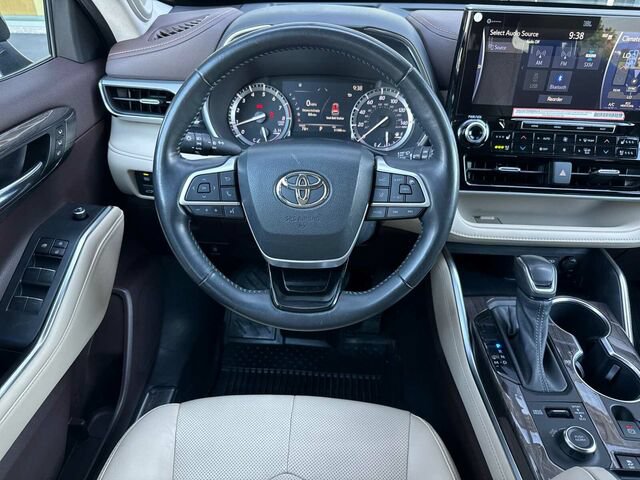 Used 2022 Toyota Highlander Platinum AWD/4WD image 16