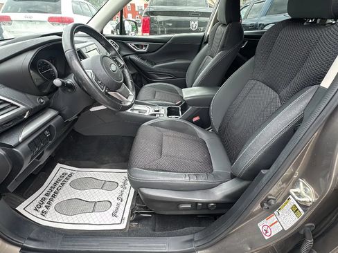 Used 2020 Subaru Forester Premium AWD/4WD image 2