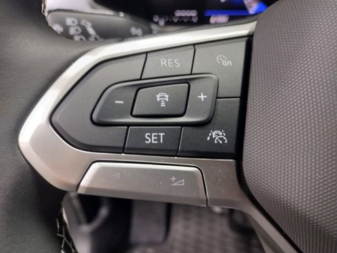 New 2025 Volkswagen Taos SE image 24