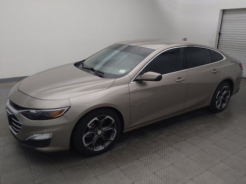 Used 2022 Chevrolet Malibu LT FWD image 2