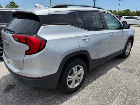 Used 2021 GMC Terrain SLE w/ Driver Convenience Package AWD/4WD image 3
