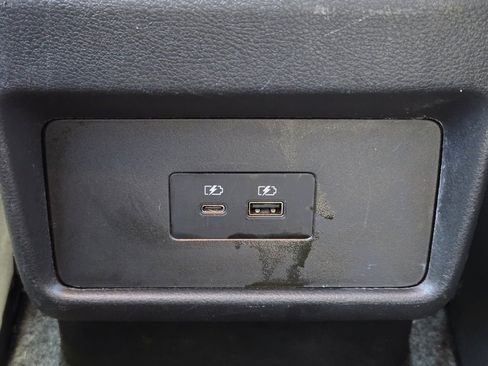 Used 2023 Nissan Rogue SV FWD image 17