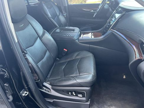 Used 2016 Cadillac Escalade Premium RWD image 21