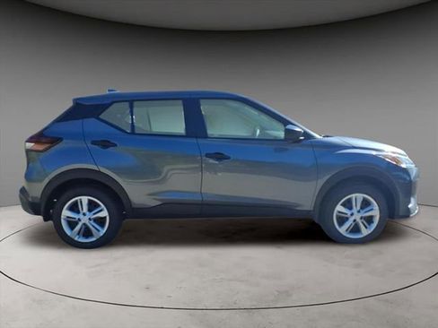 New 2025 Nissan Kicks Play S image 9