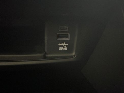 Used 2023 Chrysler Pacifica Limited w/ Uconnect Theater Family Group FWD image 32