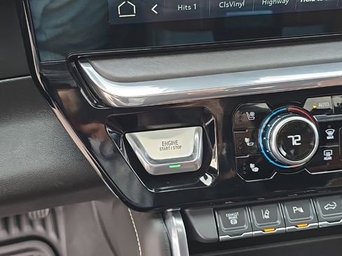 Used 2024 GMC Sierra 3500 Denali Ultimate image 18