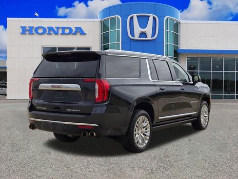 Used 2023 GMC Yukon XL Denali image 3