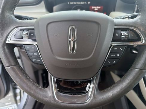 Certified 2022 Lincoln Nautilus FWD w/ Premium Package image 29