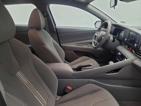 Used 2025 Hyundai Elantra Sport image 21