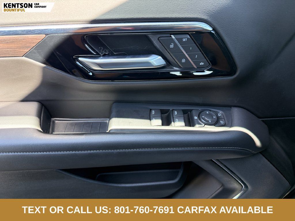 Used 2025 Chevrolet Suburban Z71 AWD/4WD image 19