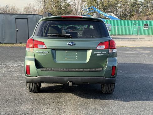 Used 2010 Subaru Outback 2.5i Premium image 5
