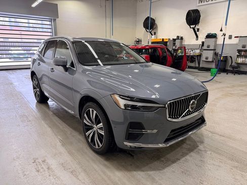 Used 2023 Volvo XC60 B5 Plus image 7