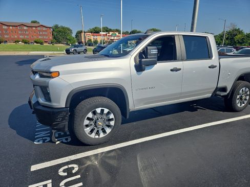 Used 2022 Chevrolet Silverado 2500 Custom w/ Custom Value Package AWD/4WD image 1