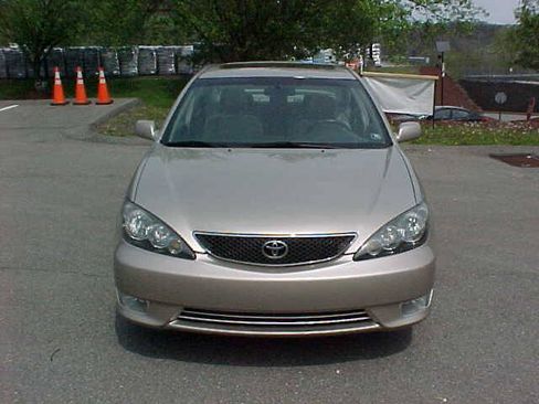 Used 2006 Toyota Camry SE FWD image 3
