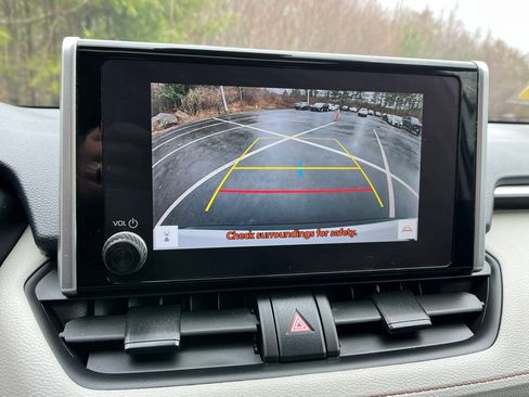 Used 2024 Toyota RAV4 XLE w/ Convenience Package image 19