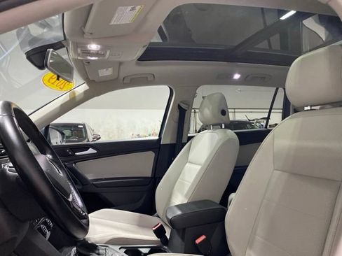 Used 2019 Volkswagen Tiguan SE w/ Panoramic Sunroof Package AWD/4WD image 22