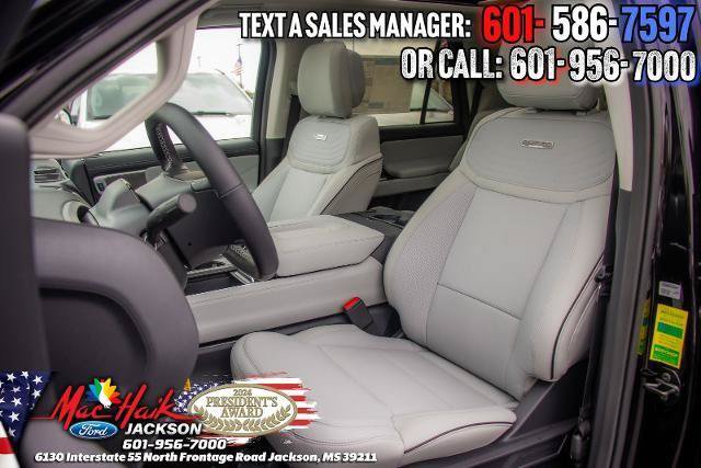 Used 2026 Ford Expedition Platinum w/ Platinum Ultimate Package AWD/4WD image 33