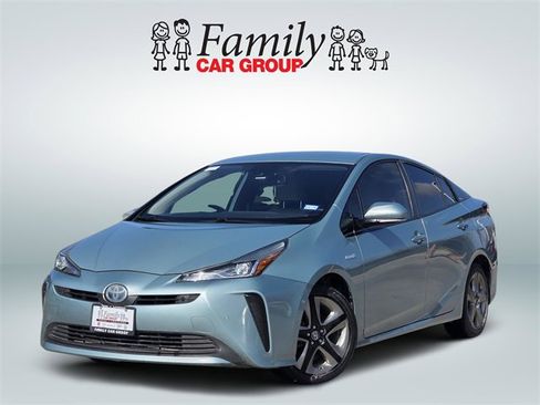 Used 2019 Toyota Prius XLE image 1