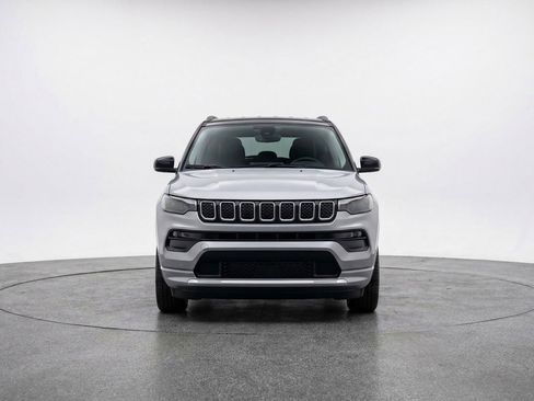 Used 2025 Jeep Compass Limited image 2