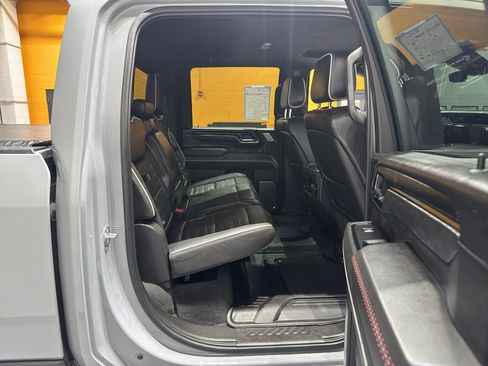 Used 2024 GMC Sierra 2500 AT4X image 24