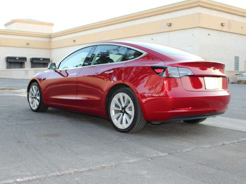 Used 2018 Tesla Model 3 Long Range image 13