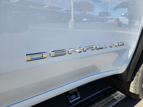 New 2026 GMC Sierra 2500 Denali w/ Denali Reserve Package image 20