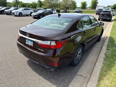 Used 2017 Lexus ES 350 w/ Luxury Package FWD image 11
