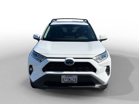 Used 2021 Toyota RAV4 XLE w/ Convenience Package AWD/4WD image 8