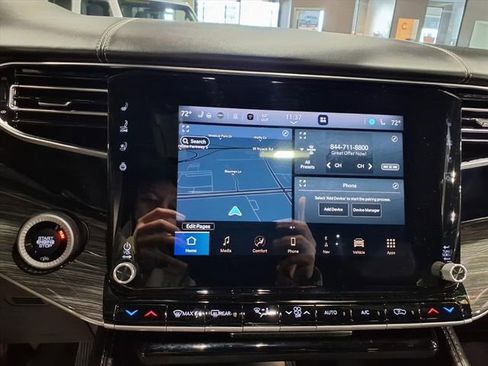 Used 2022 Jeep Wagoneer Series III w/ Premium Group I image 22