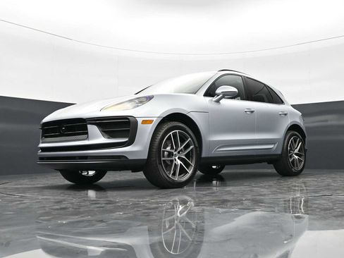 New 2026 Porsche Macan image 43